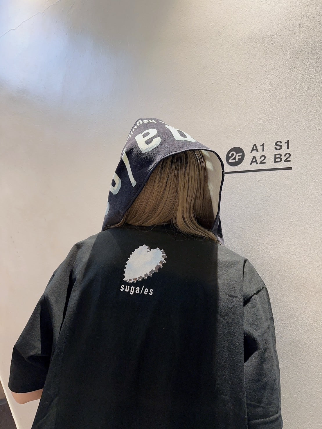 suga/es Beguiled Tシャツ(ブラック)